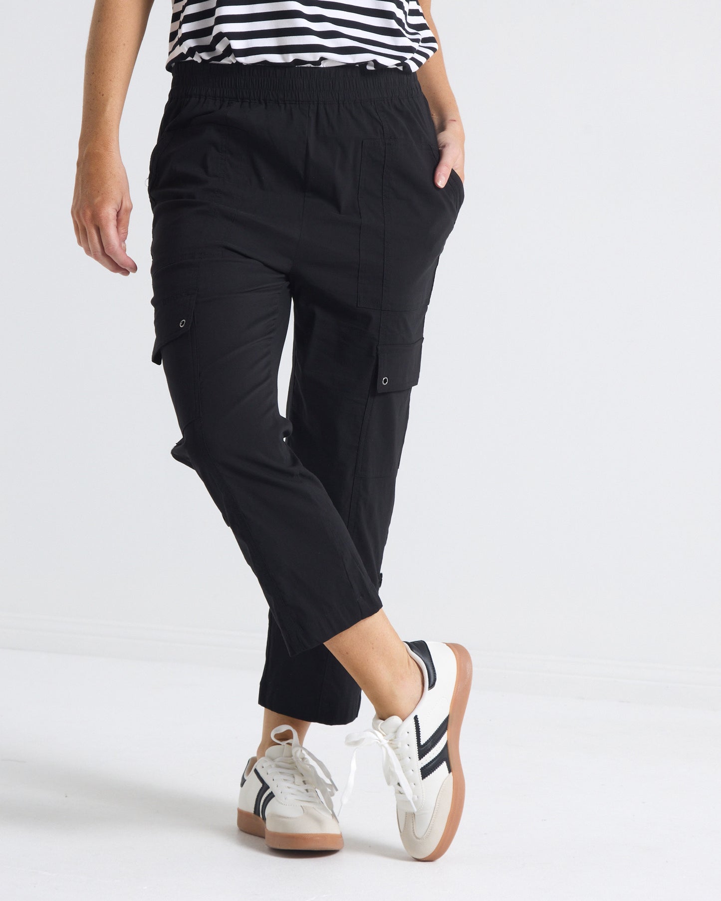 Travel Ease Cargo Pants - Black