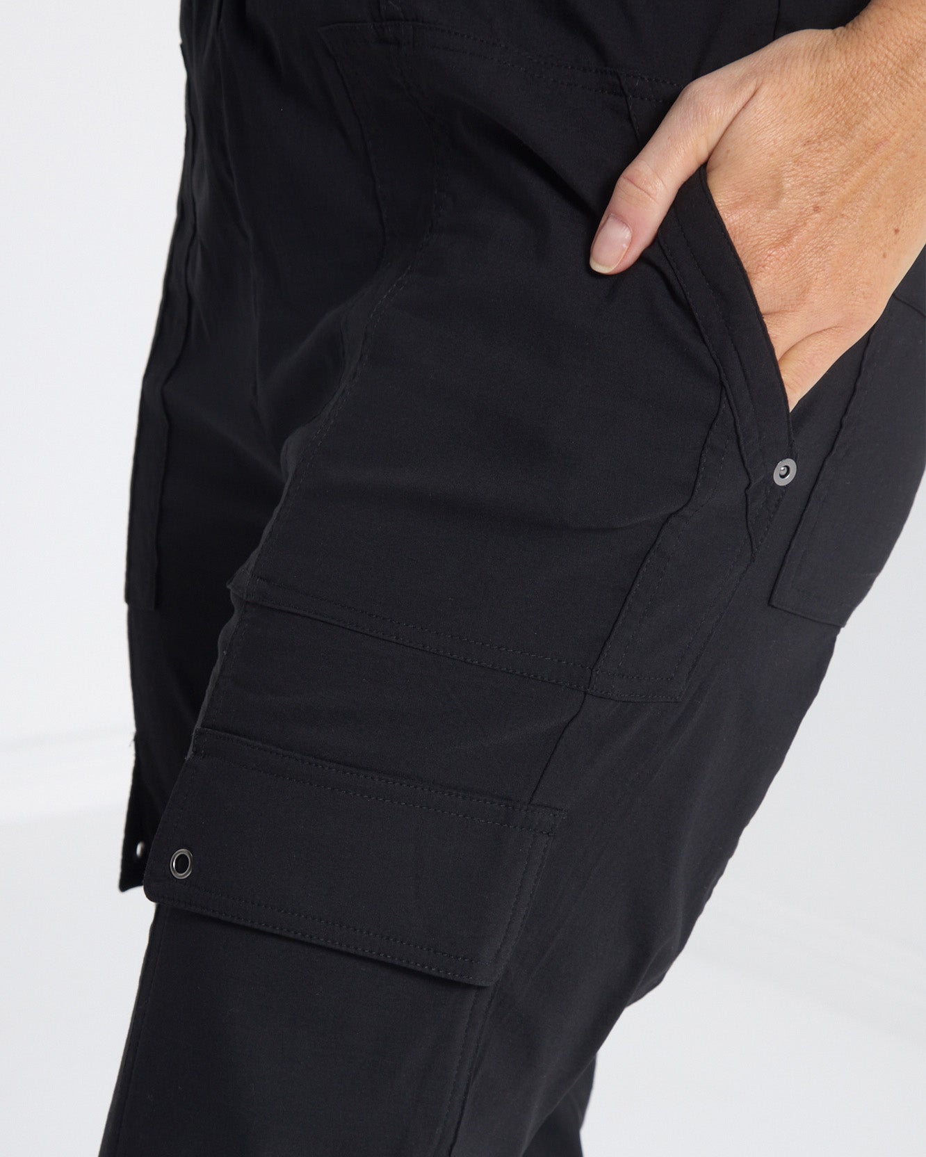 Travel Ease Cargo Pants - Black
