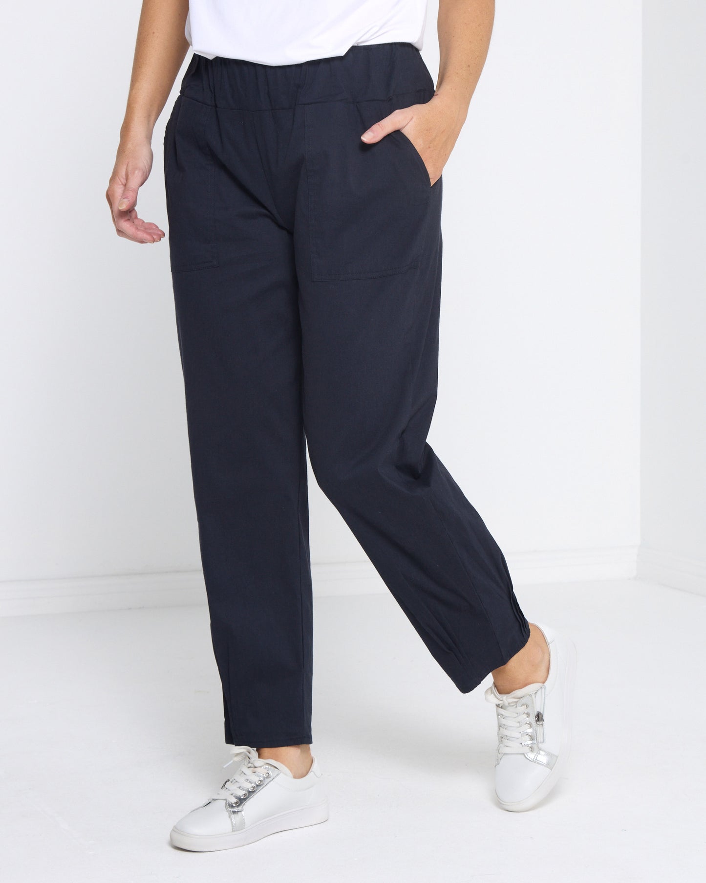 Travel Ease Tuck Pants - Navy
