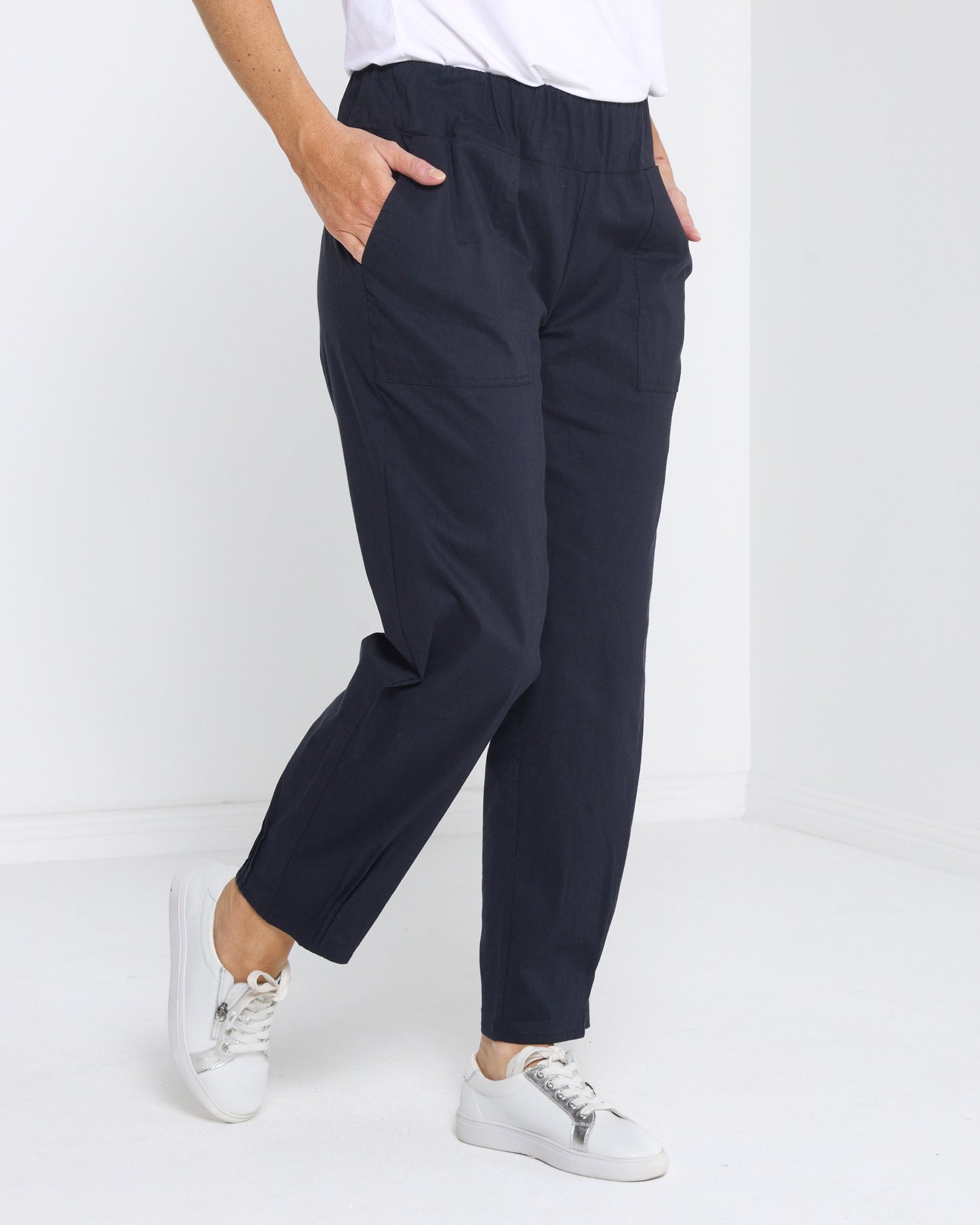 Travel Ease Tuck Pants - Navy
