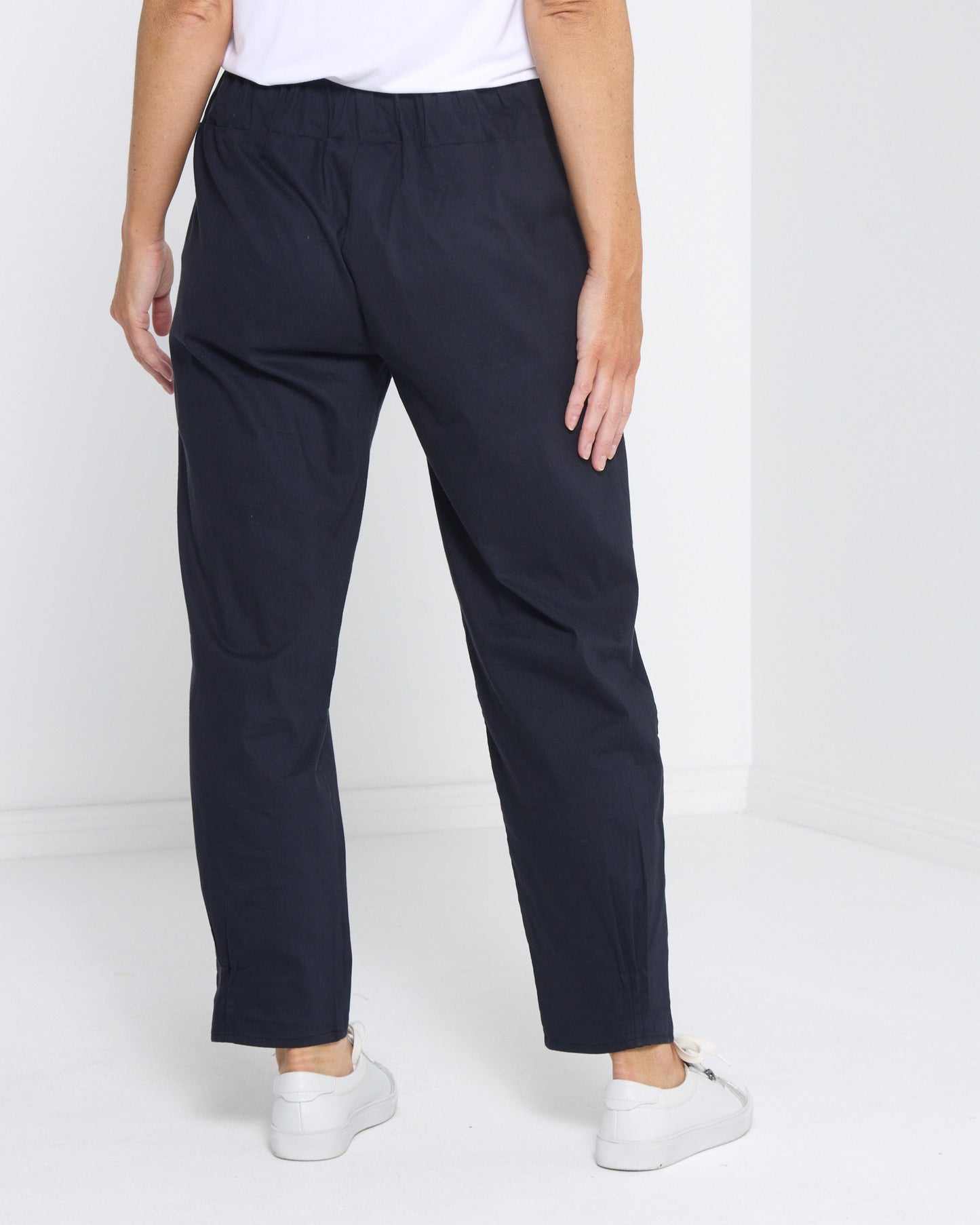 Travel Ease Tuck Pants - Navy