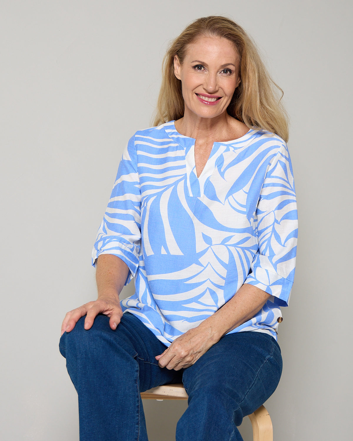 Brisa Top - Sky Blue Palms