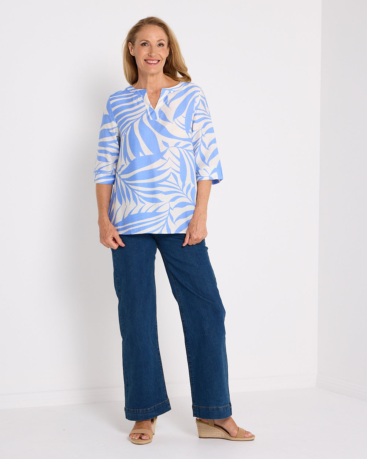Brisa Top - Sky Blue Palms