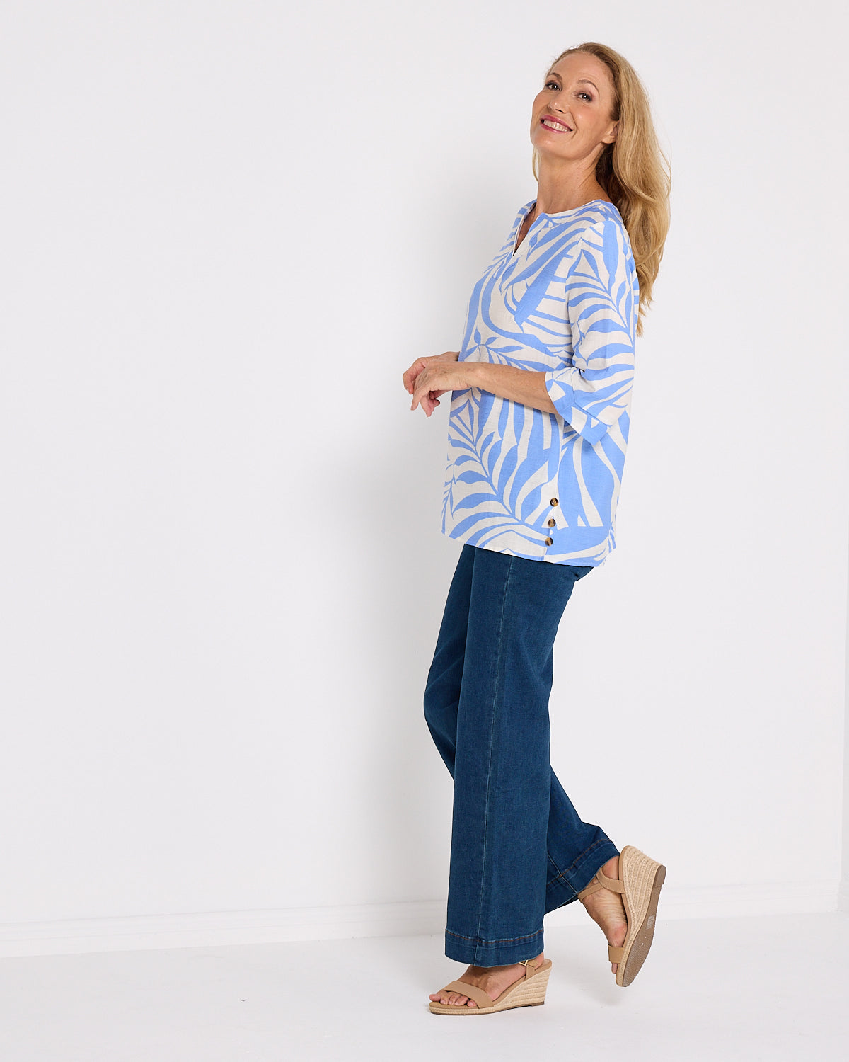 Brisa Top - Sky Blue Palms