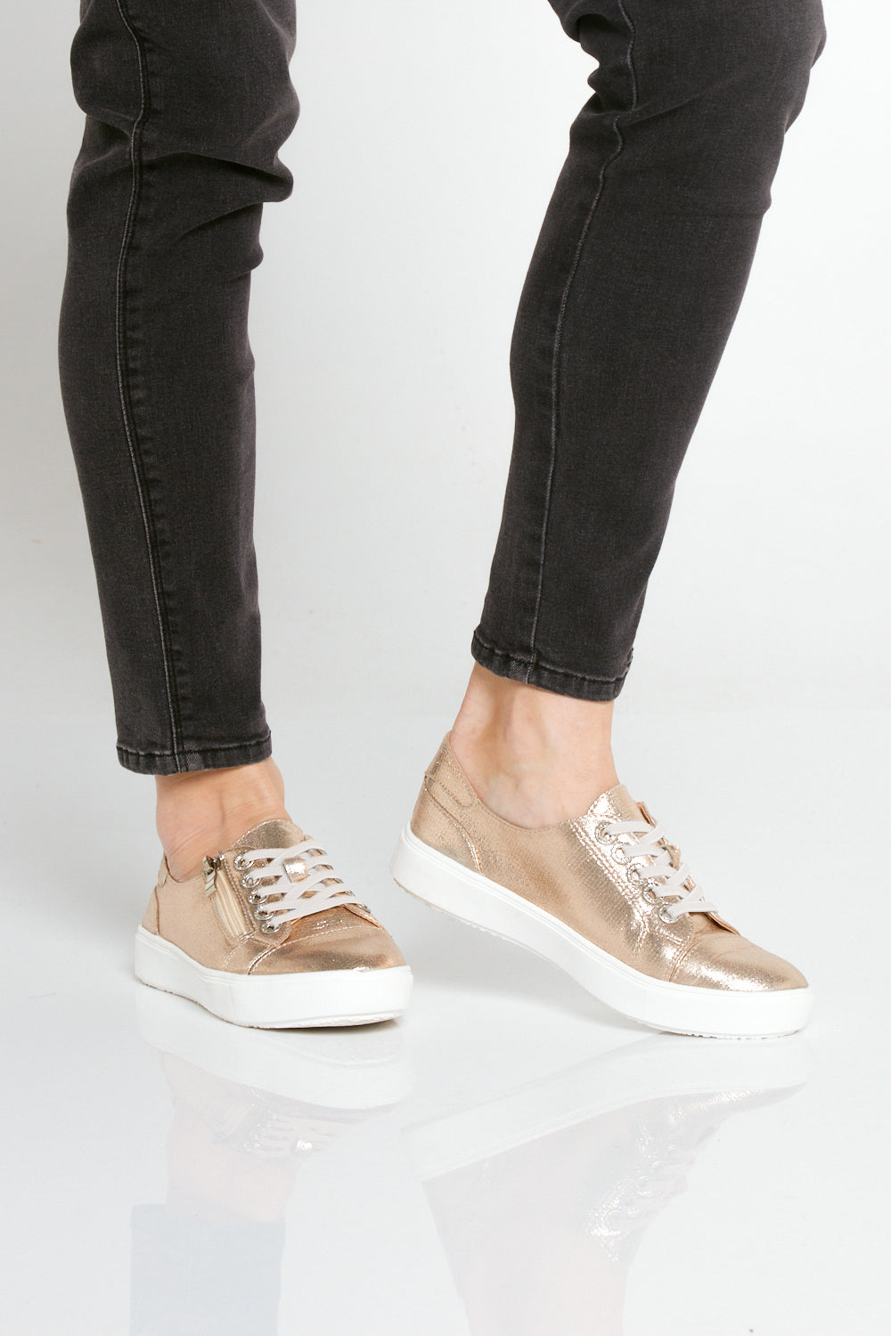 Cara Sneakers - Gold