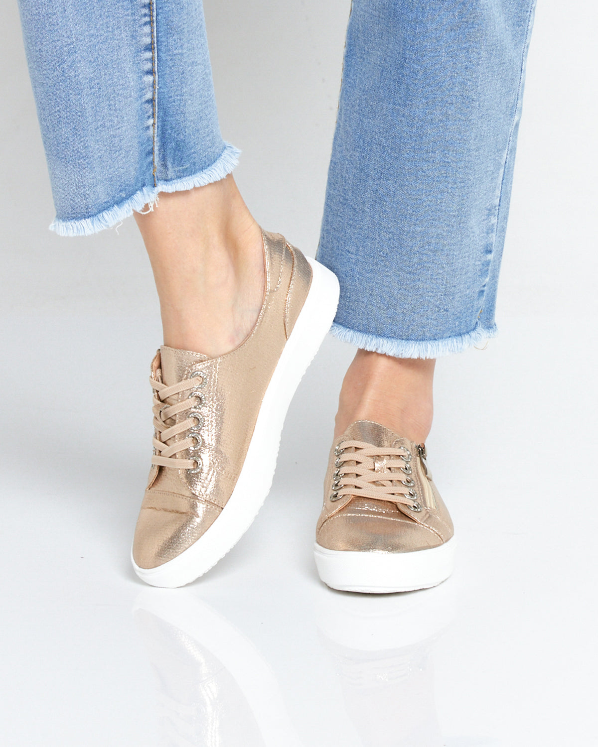 Cara Sneakers - Gold