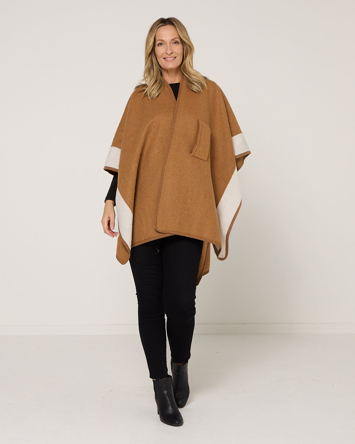 Ingliston Poncho - Camel/Cream