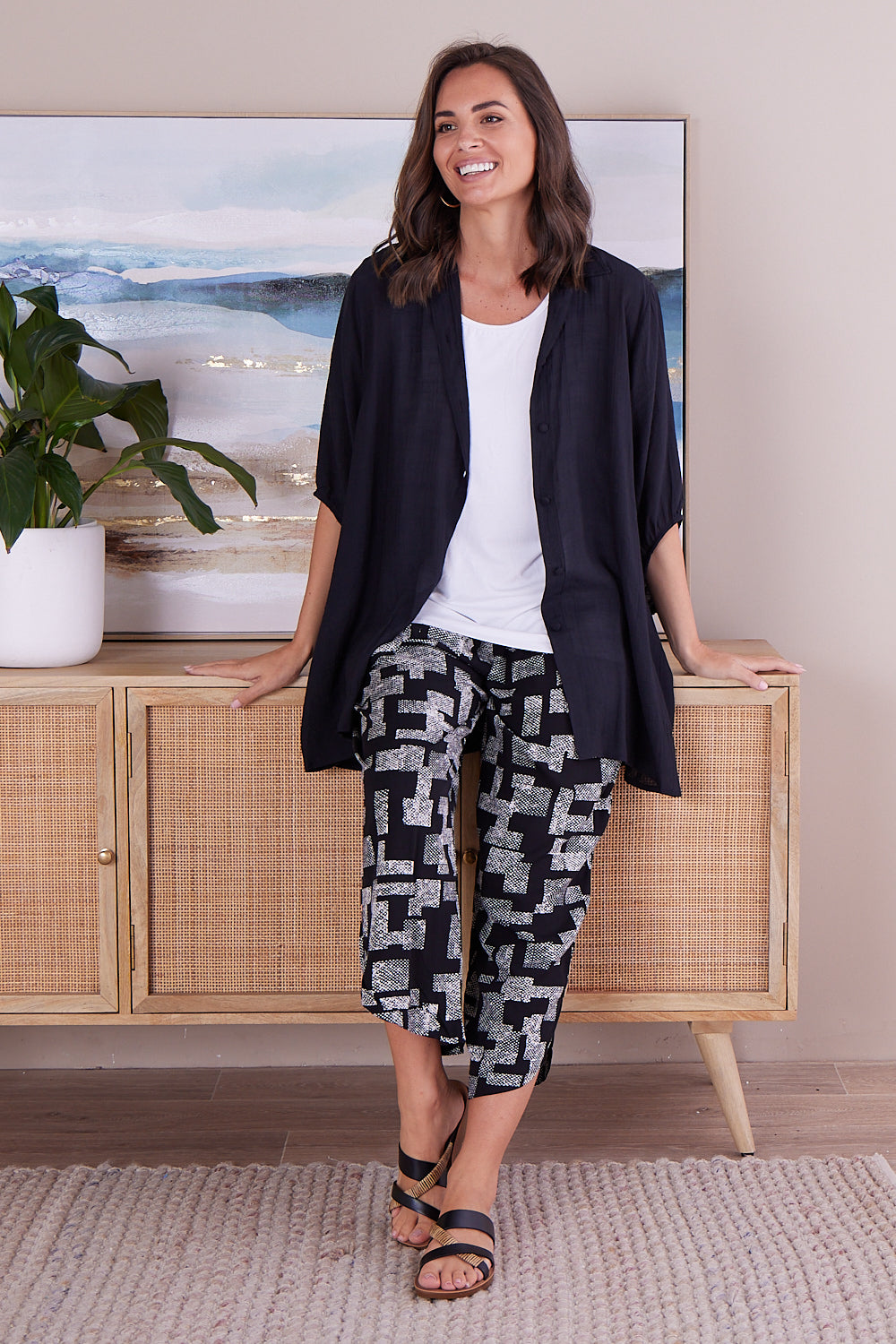 Cartia Linen Pants - Black  Summer Pants for Mature Women – TULIO Fashion