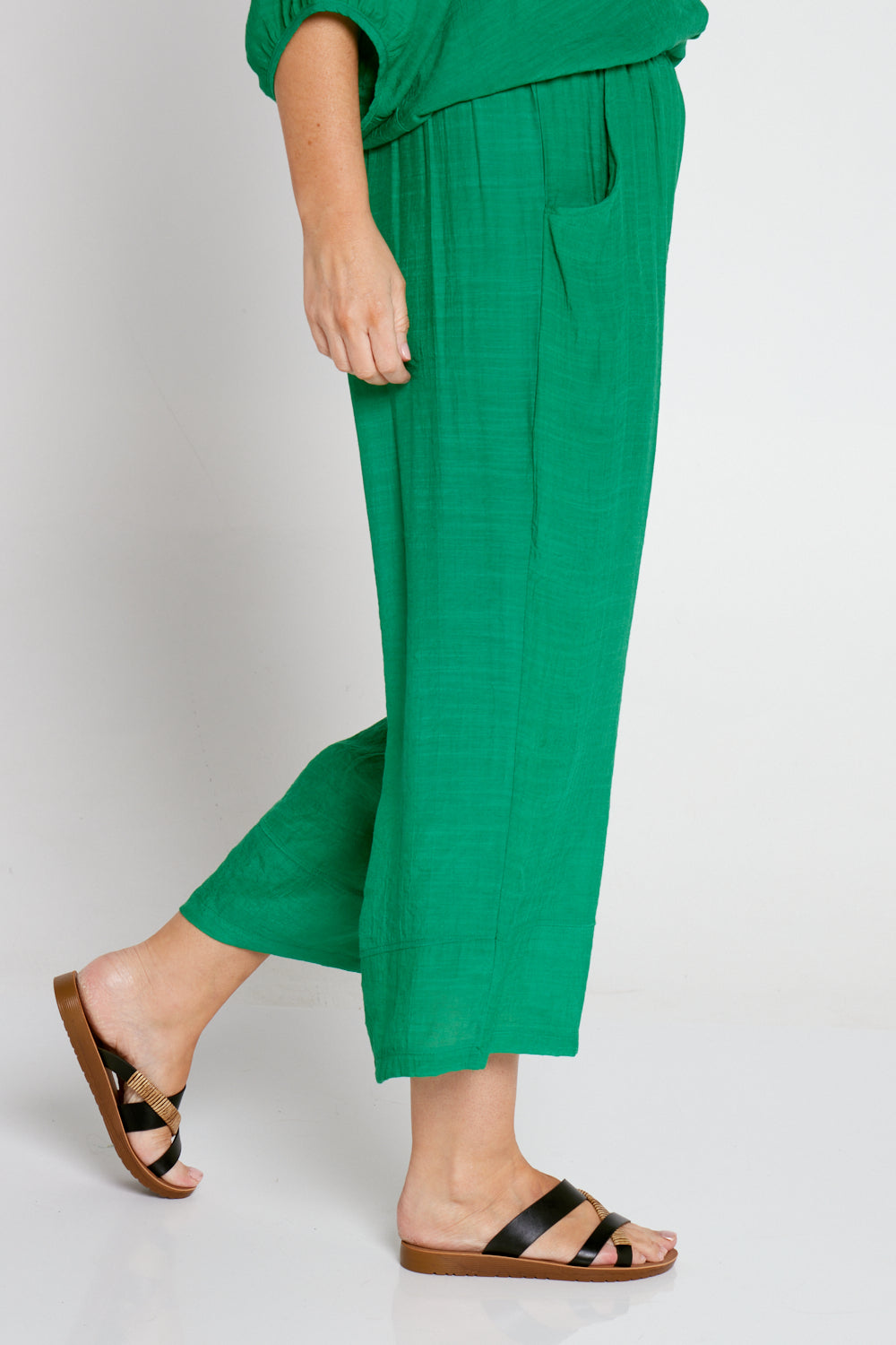 Green capris shop