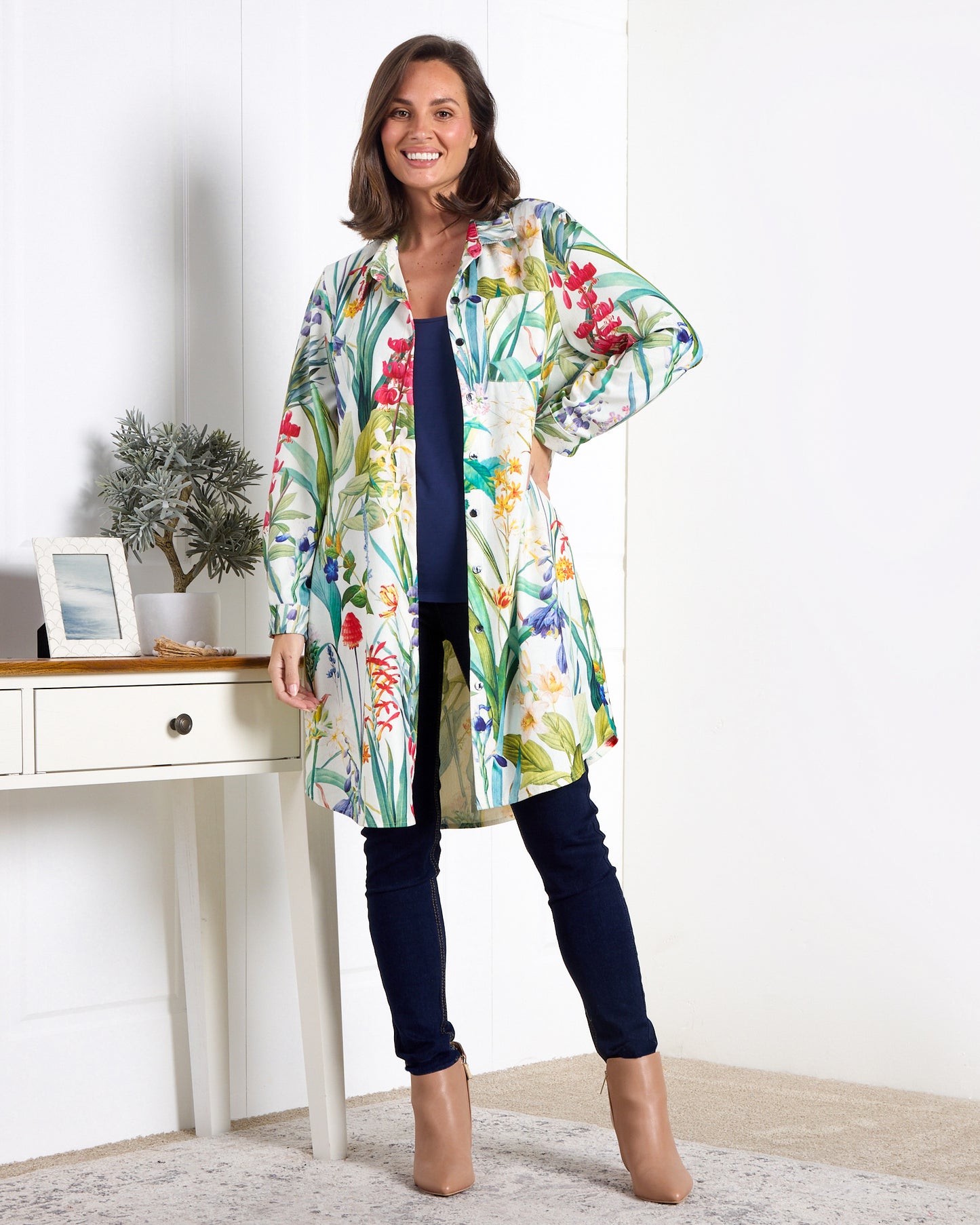 Parmila Corduroy Overshirt - Mint Floral Garden