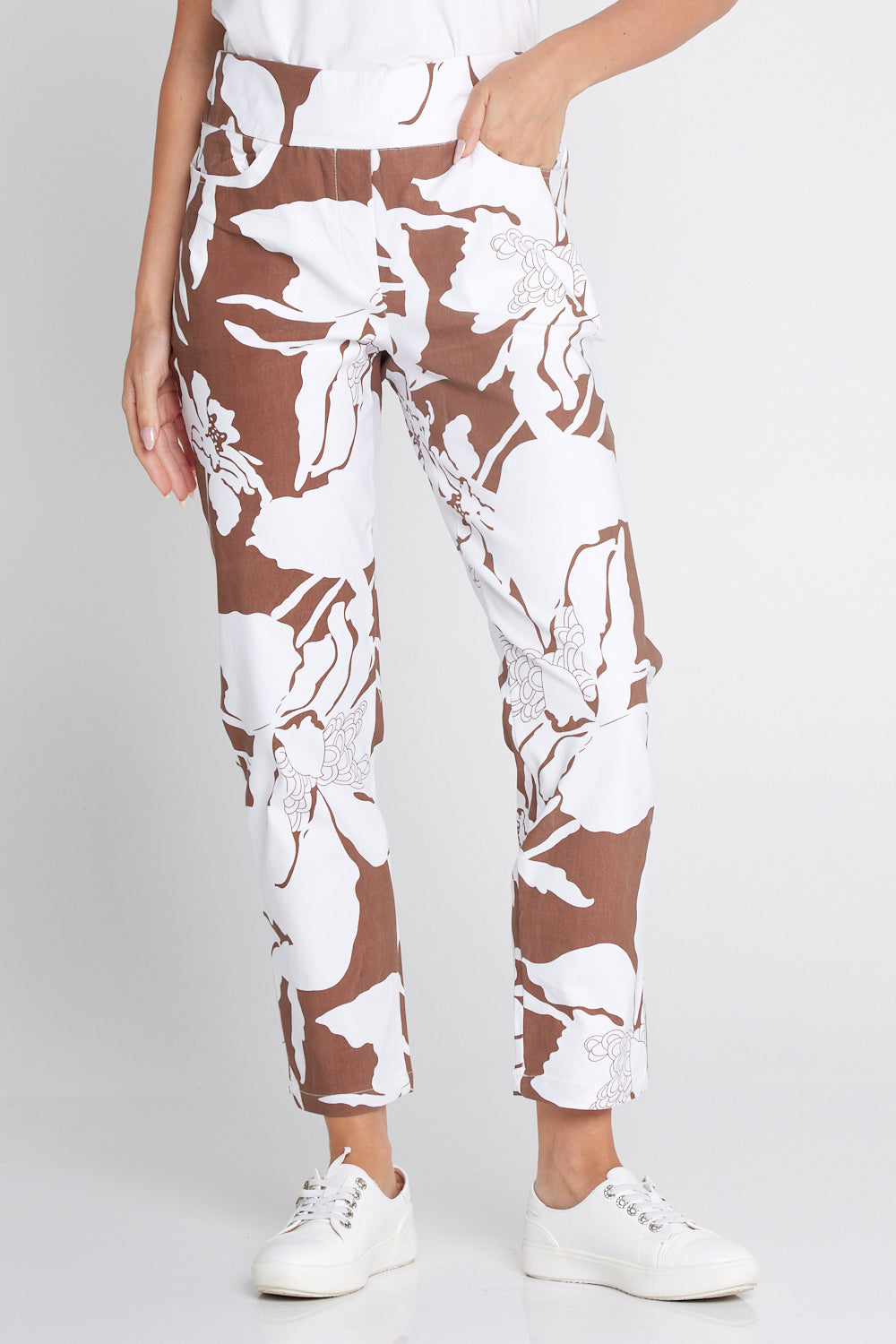 Dana Bengaline Capri Pants - Cocoa Floral
