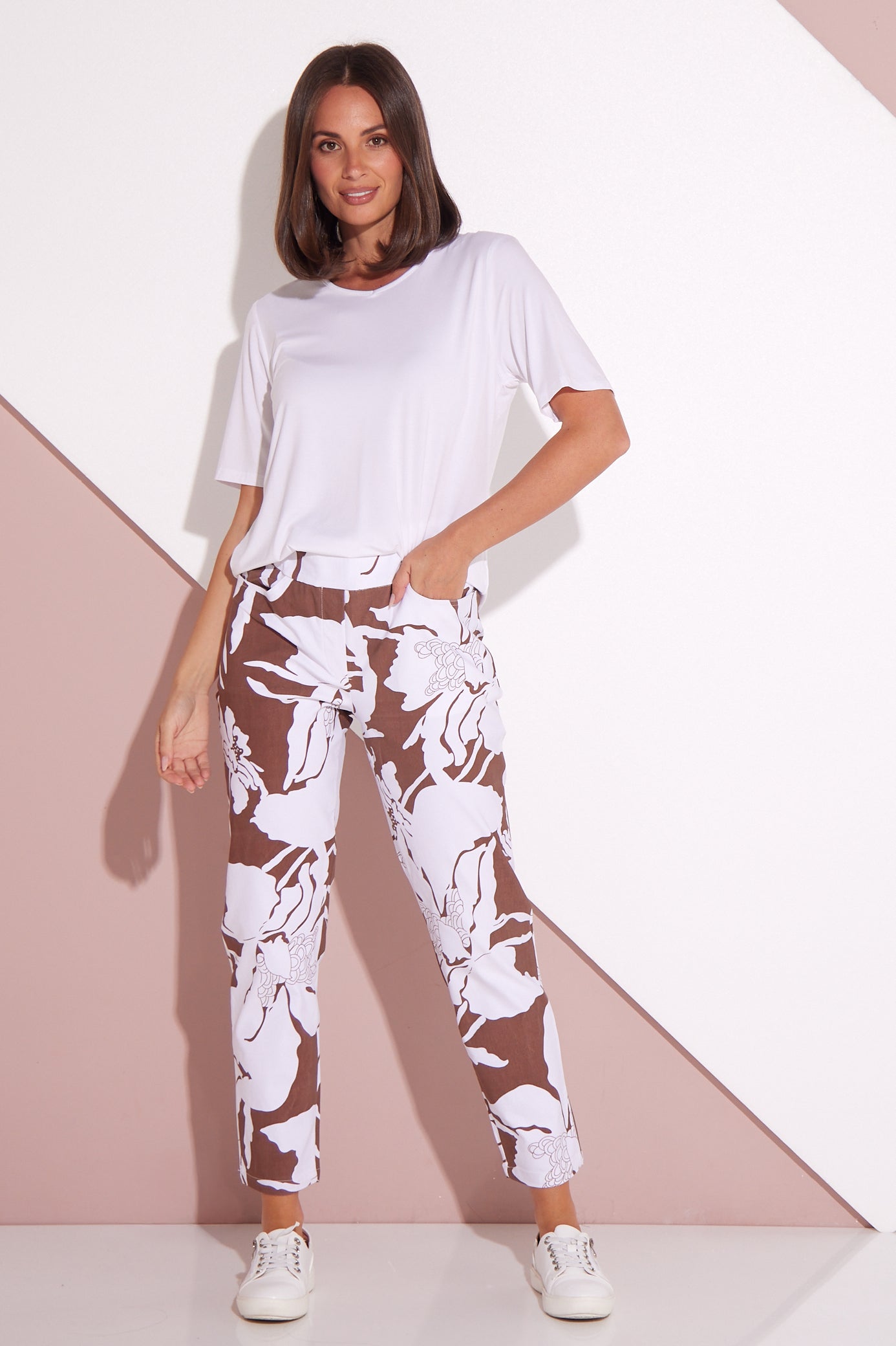 Dana Bengaline Capri Pants - Cocoa Floral