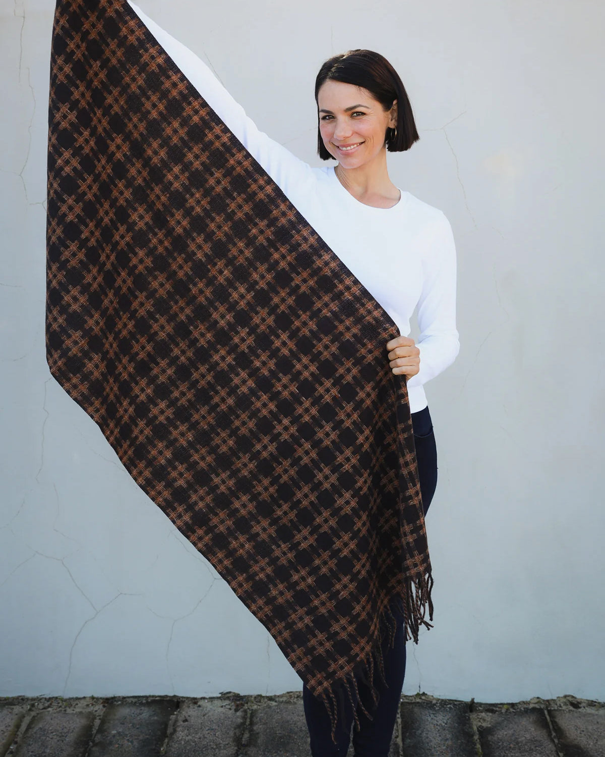 New York Scarf - Black/Tan Tartan