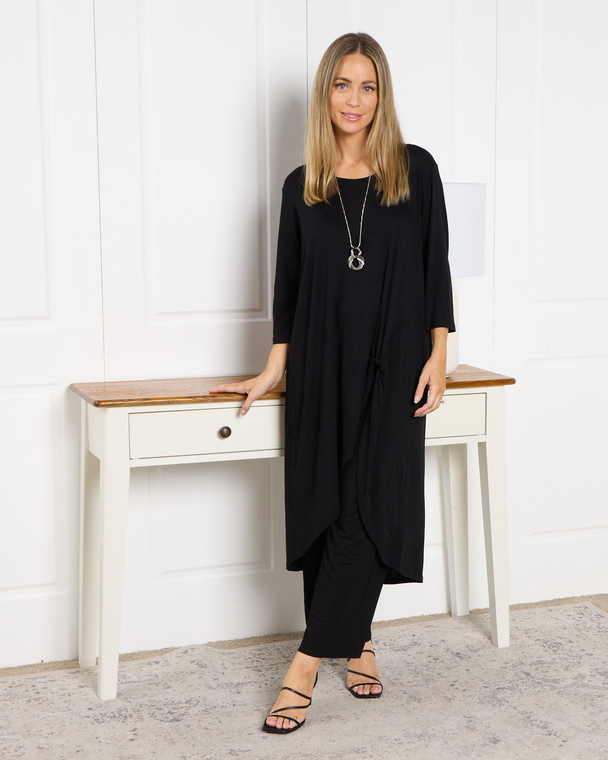 Ayana Smooth Tunic Top - Black