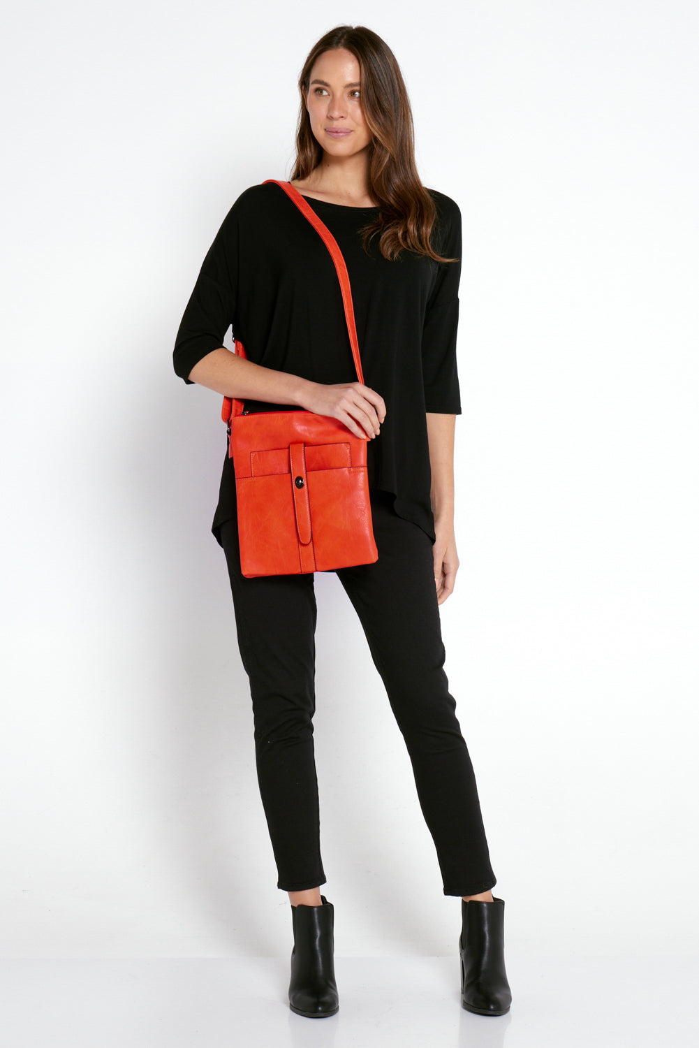 Issy pocket crossbody bag top