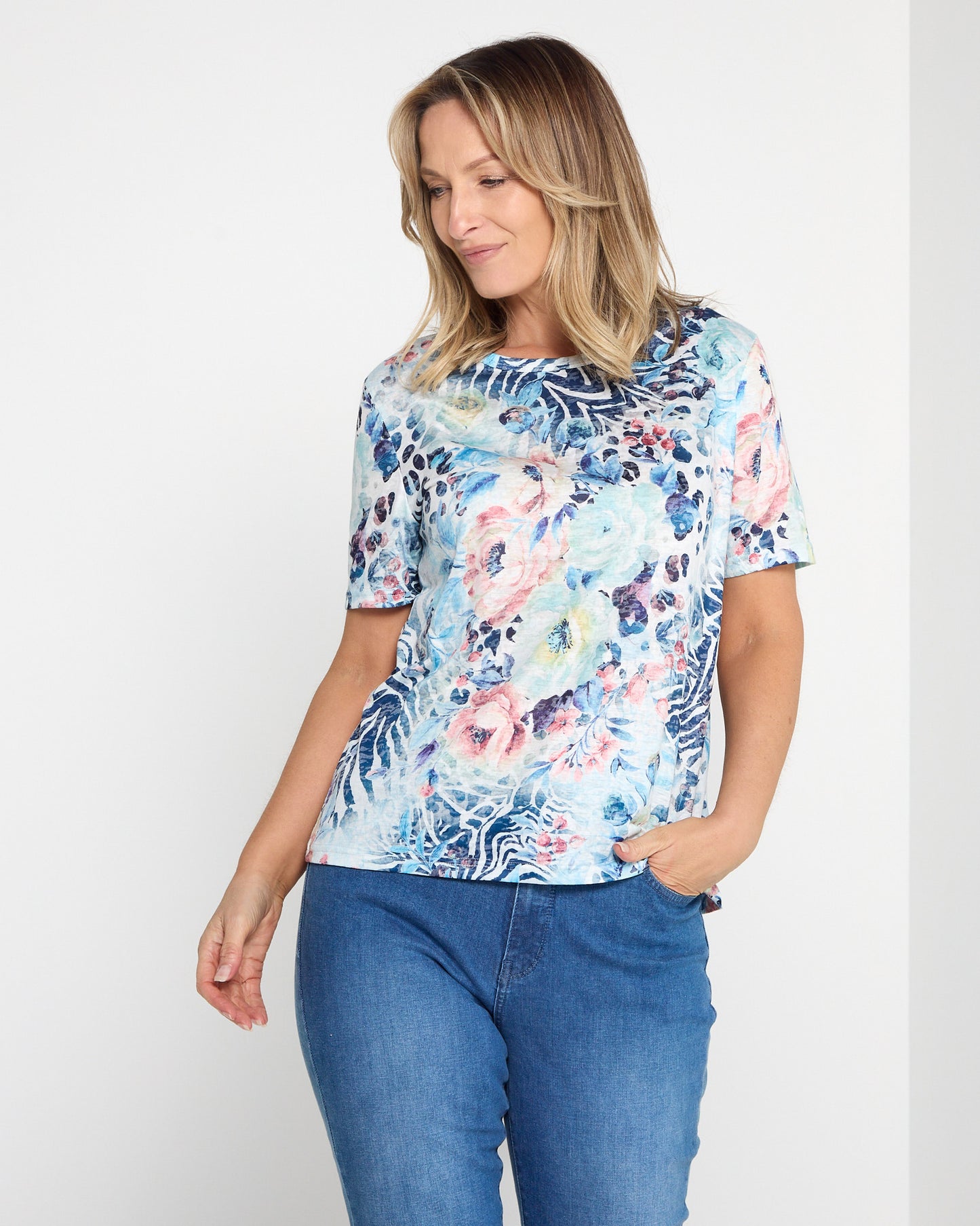 Callie Burnout Tee – Blue Floral