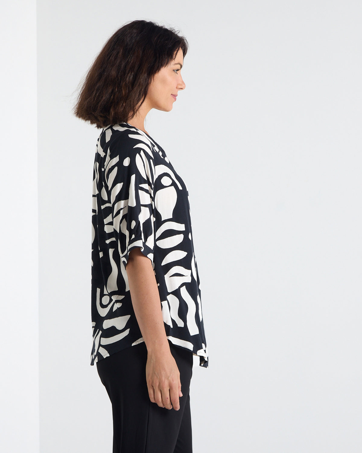 Langley V Neck Top - Monochrome
