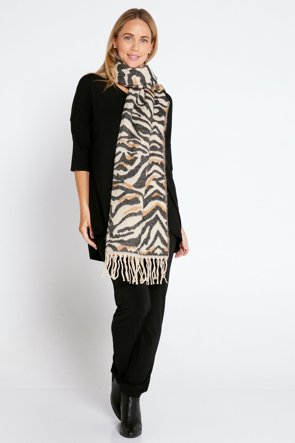 Perisher Print Scarf - Animal  Women's Winter Accessories – TULIO Fashion