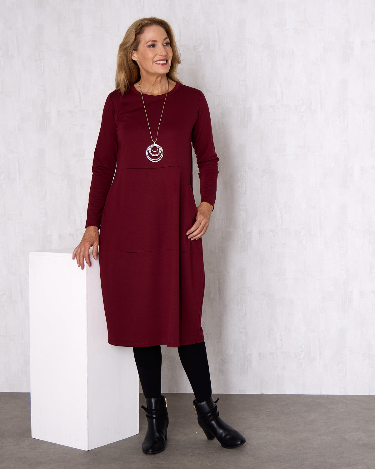 Burgundy Midi Pocket Dress in Thick Jersey – TULIO Fashion
