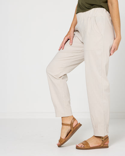 Breeze Lite Tuck Pants - Stone