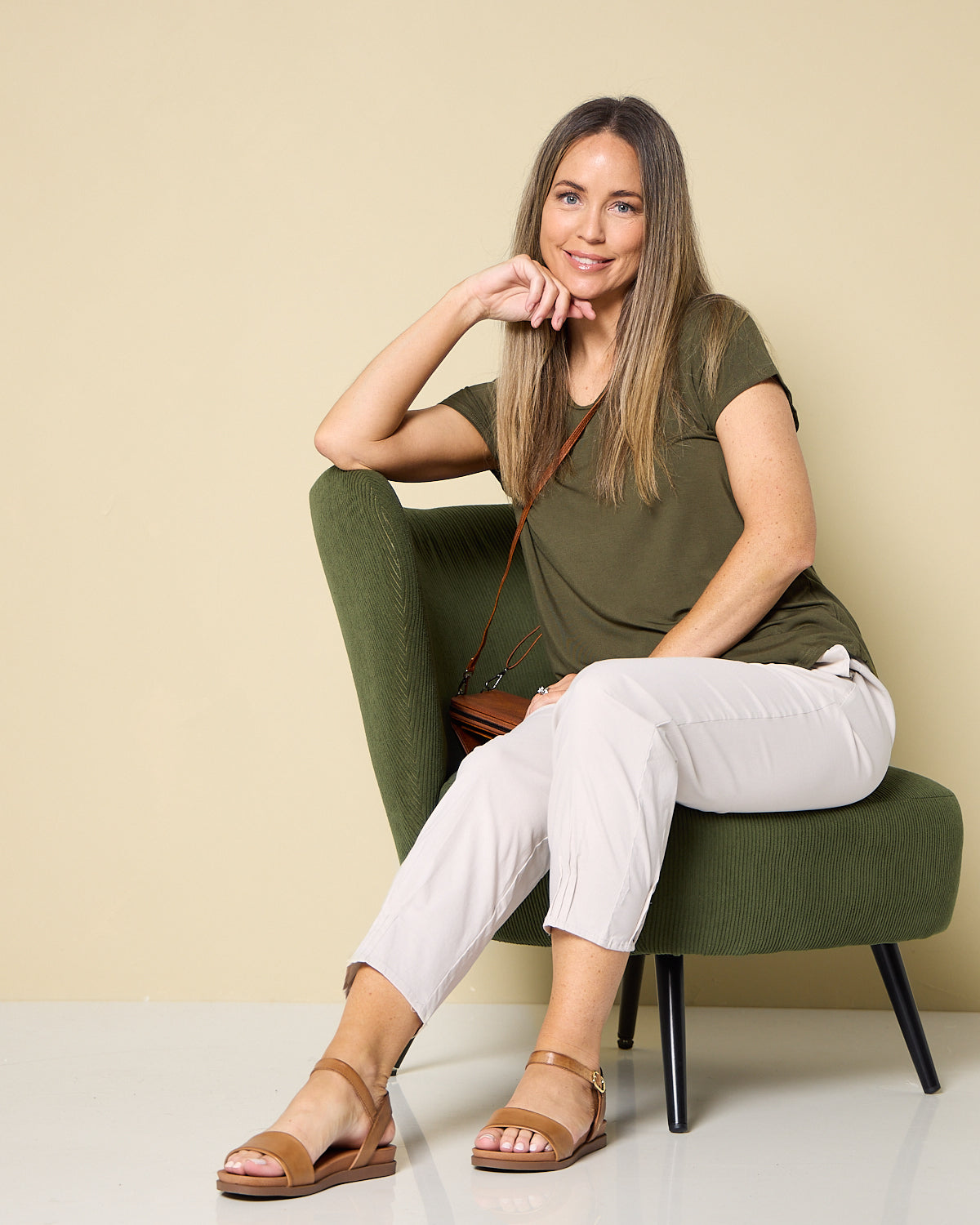Breeze Lite Tuck Pants - Stone