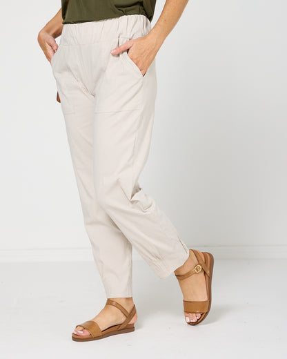 Breeze Lite Tuck Pants - Stone