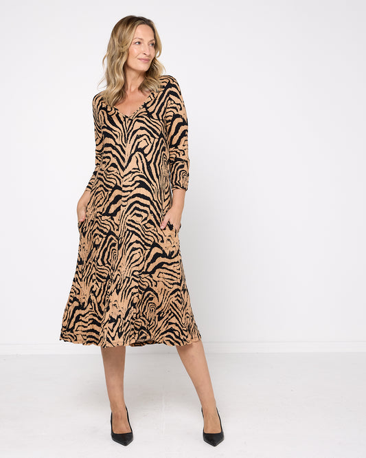 Mature Women's Dresses with Sleeves - For a Warm and Appealing Look TULIO Fashion Mature Women's Dresses with Sleeves - For a Warm and Appealing Look TULIO Fashion