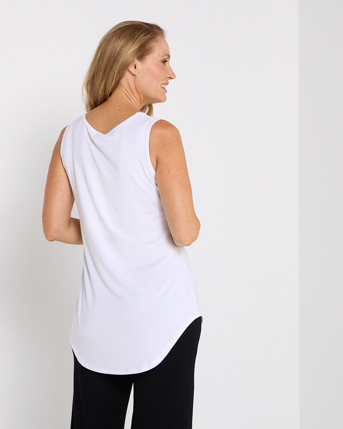 Scoop Hem Bamboo Tank - White