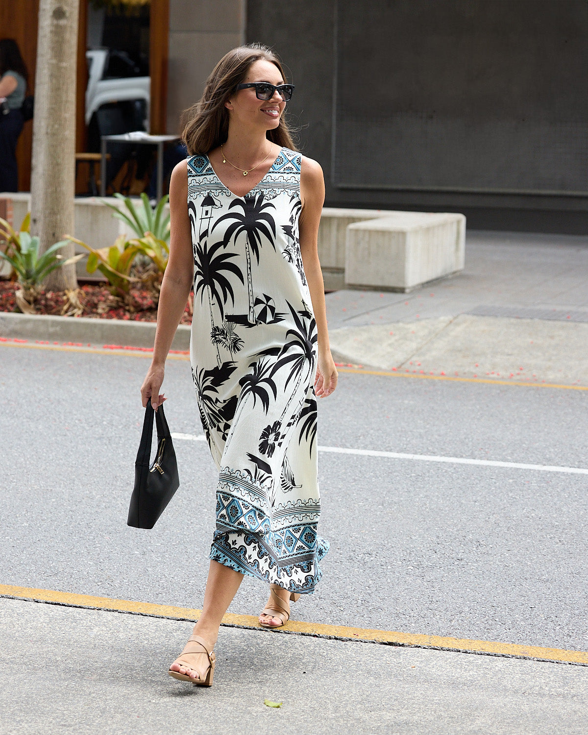 Sienna Sleeveless Midi Dress - Black & White Palm
