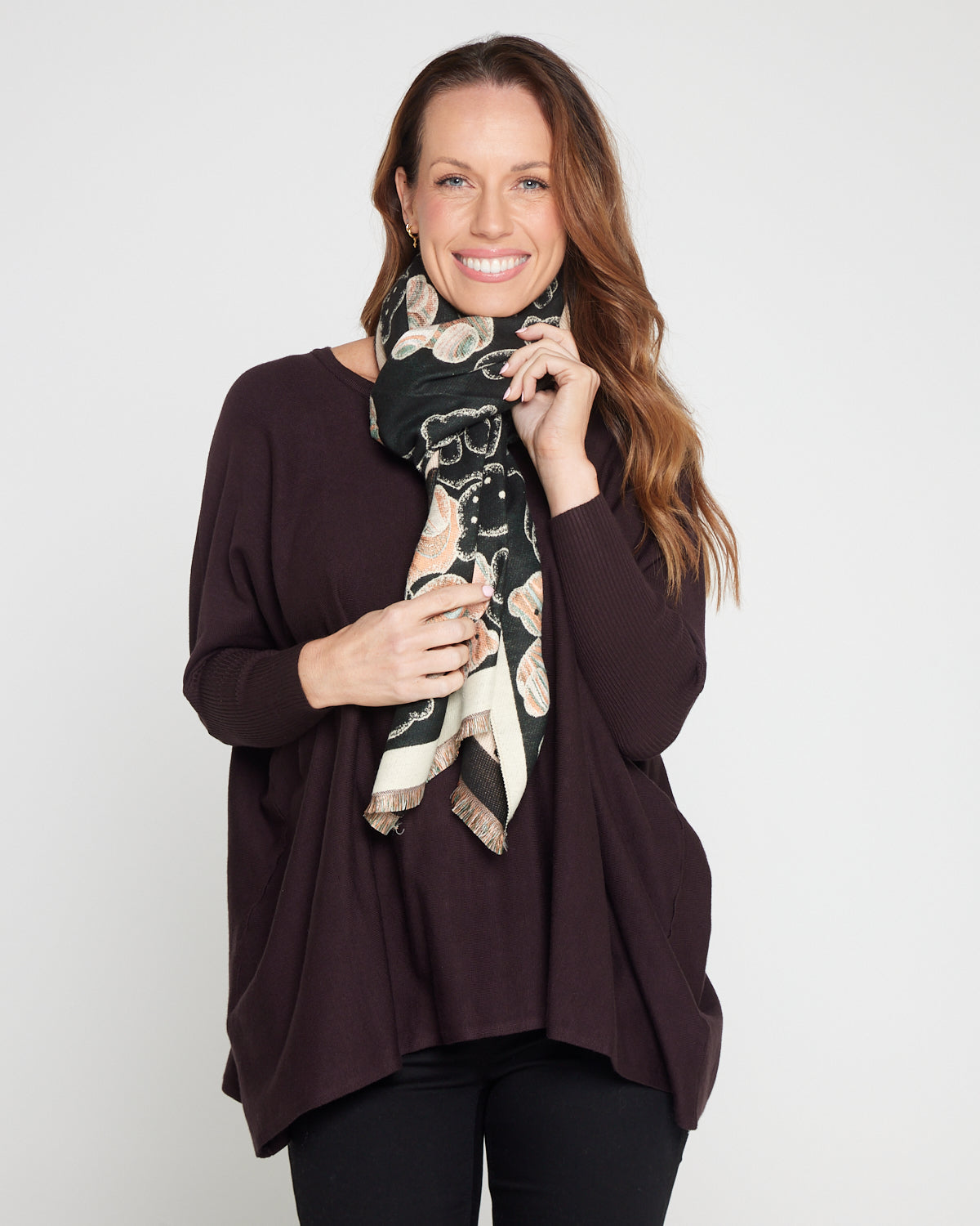 Teddy Bear Reversible Scarf - Black / Cream