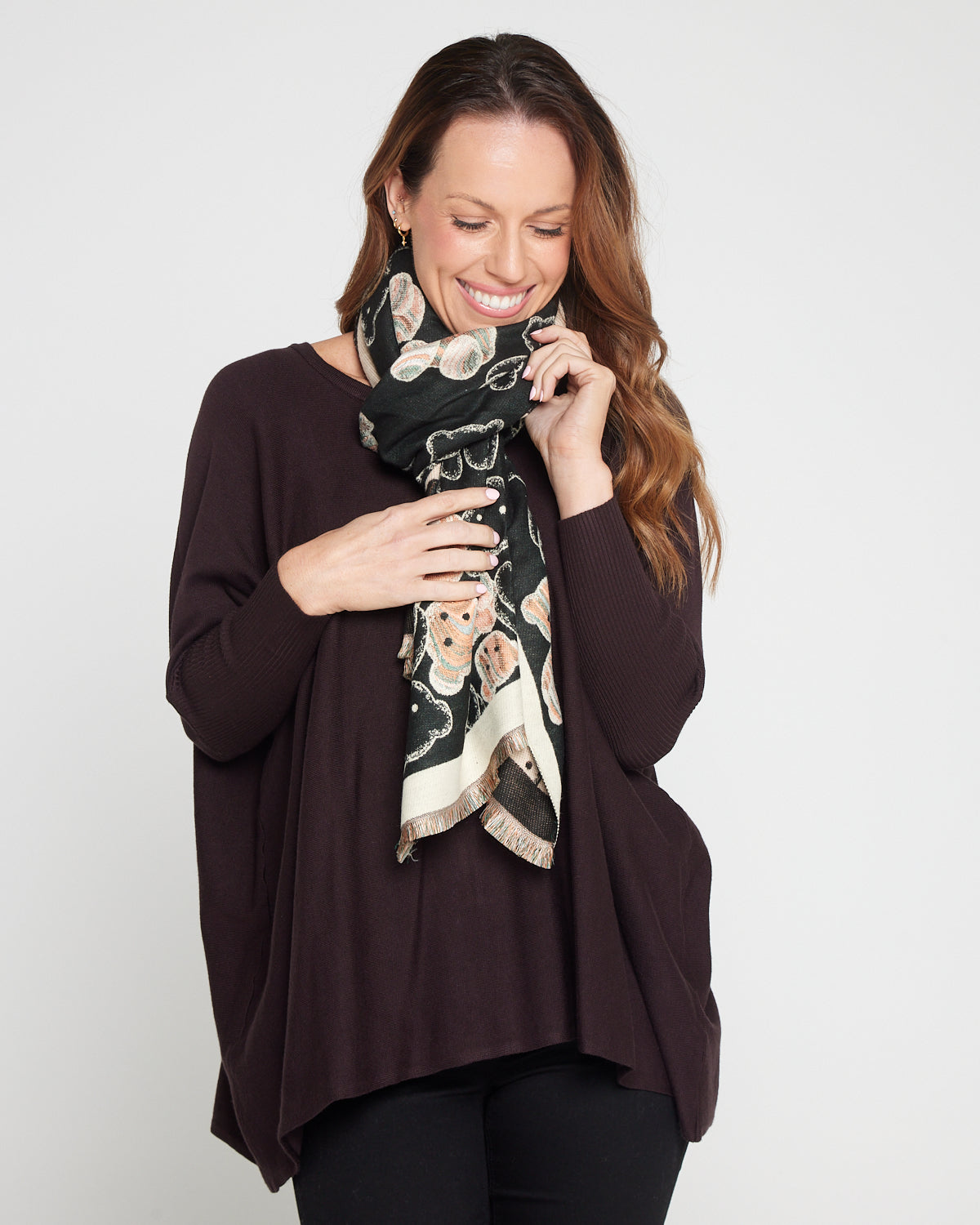 Teddy Bear Reversible Scarf - Black / Cream