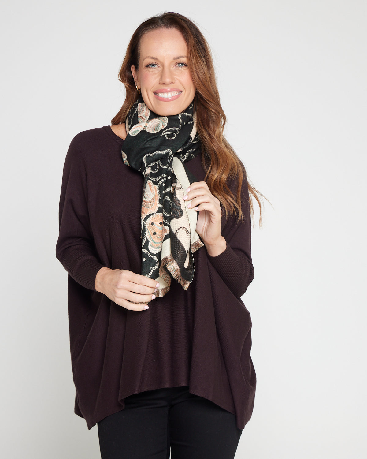 Teddy Bear Reversible Scarf - Black / Cream