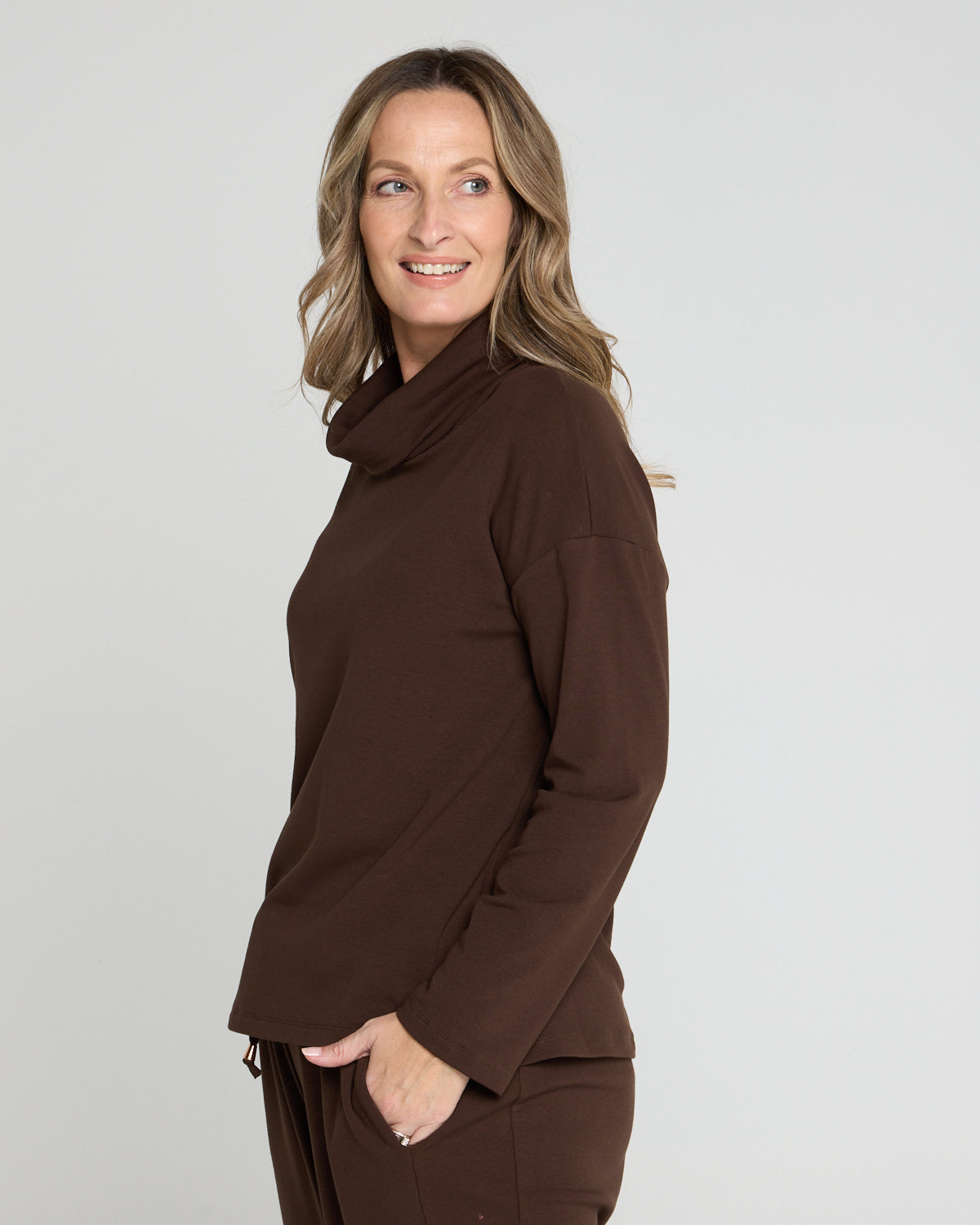 Weekend Life Fleece Cowl Top - Chocolate