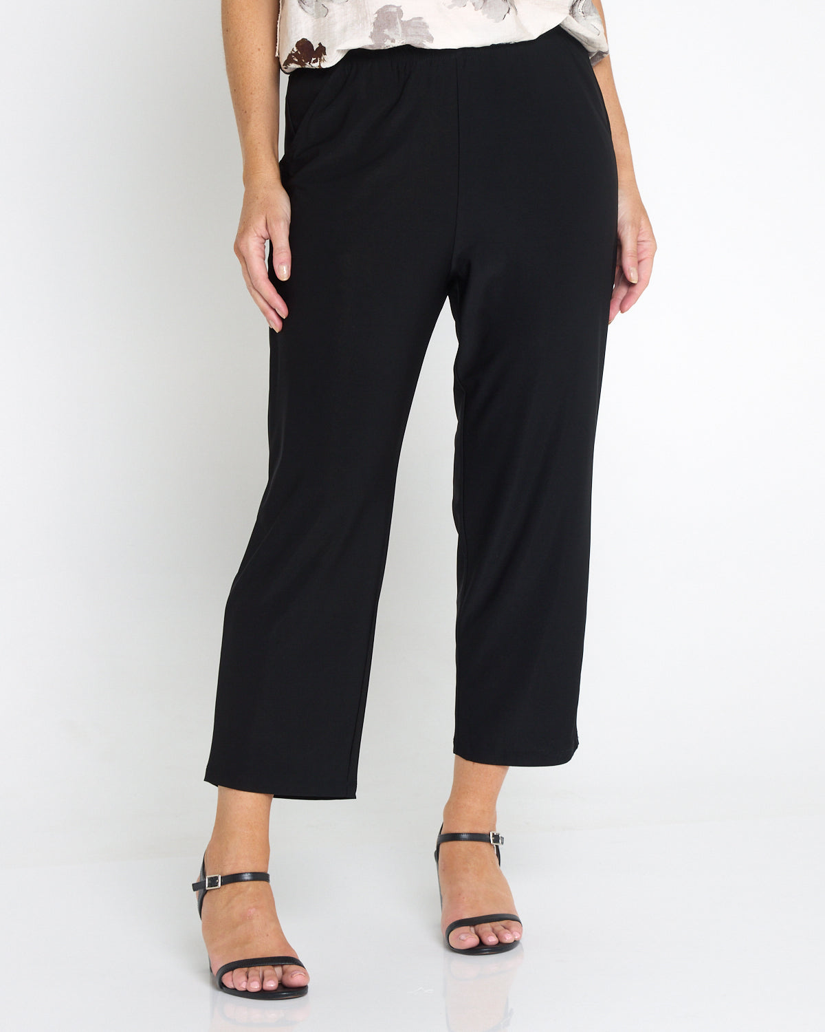 Straight Leg Crop Petite Pant - Black