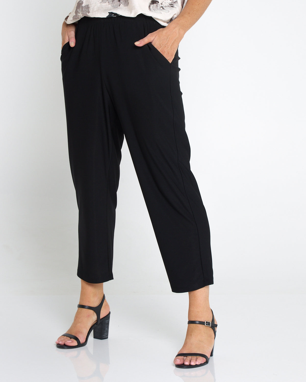 Straight Leg Crop Petite Pant - Black