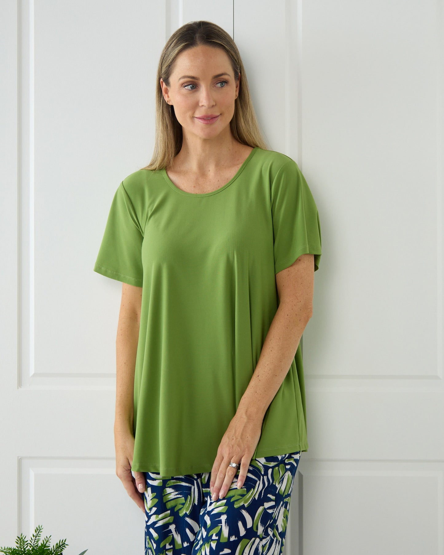 Swing Scoop Top - Leaf