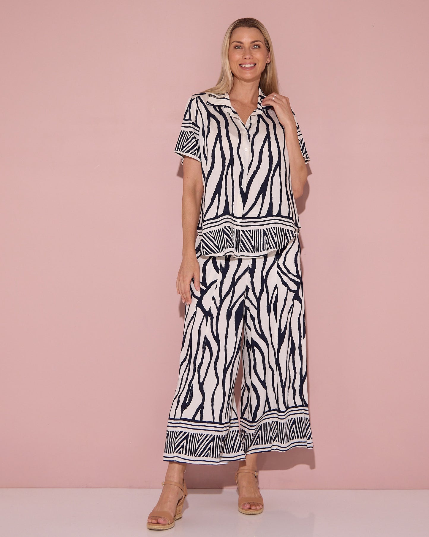 Namibia Wide Leg Crop Pants - Navy