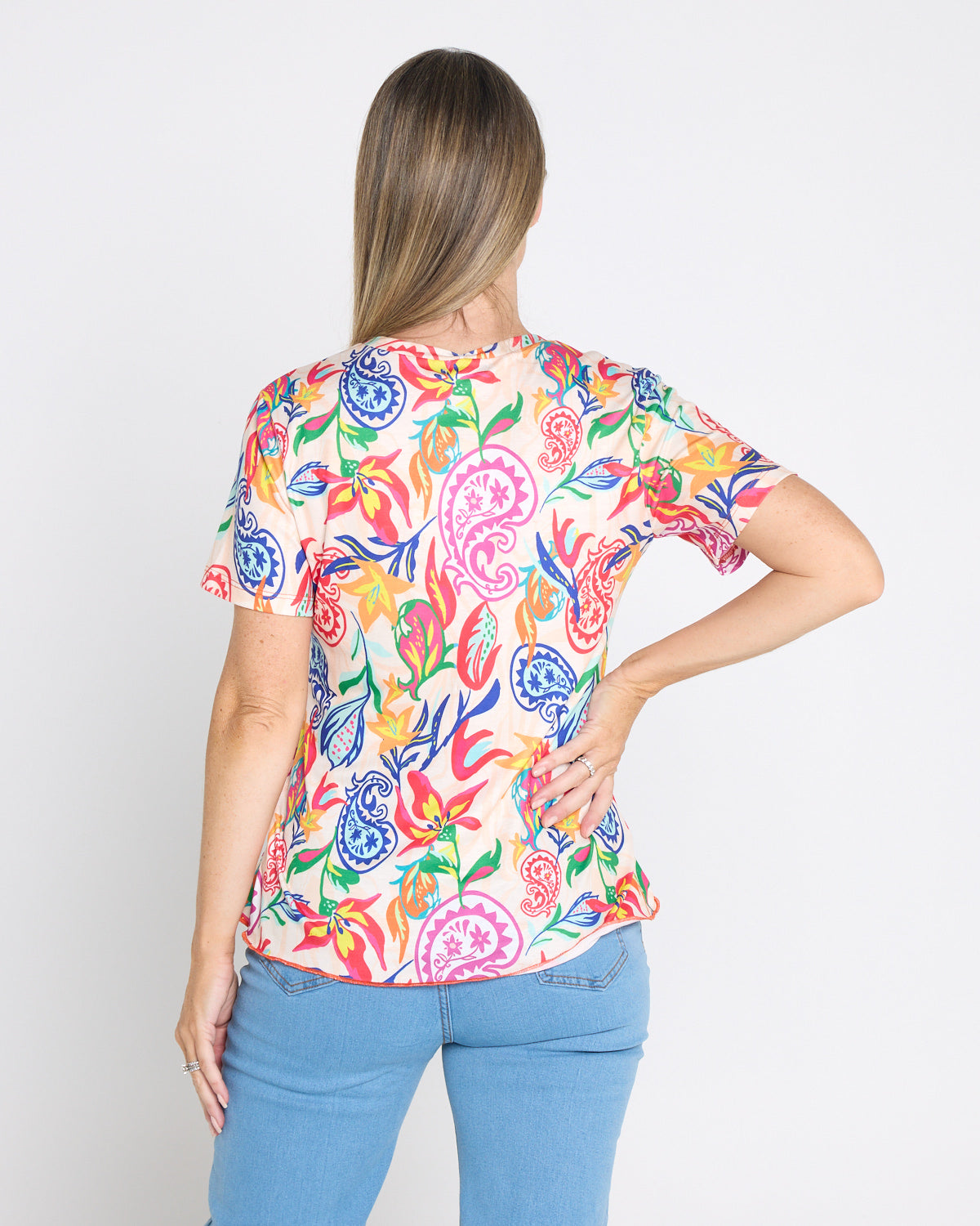 Capri Paisley Tee – Dragonfruit Floral