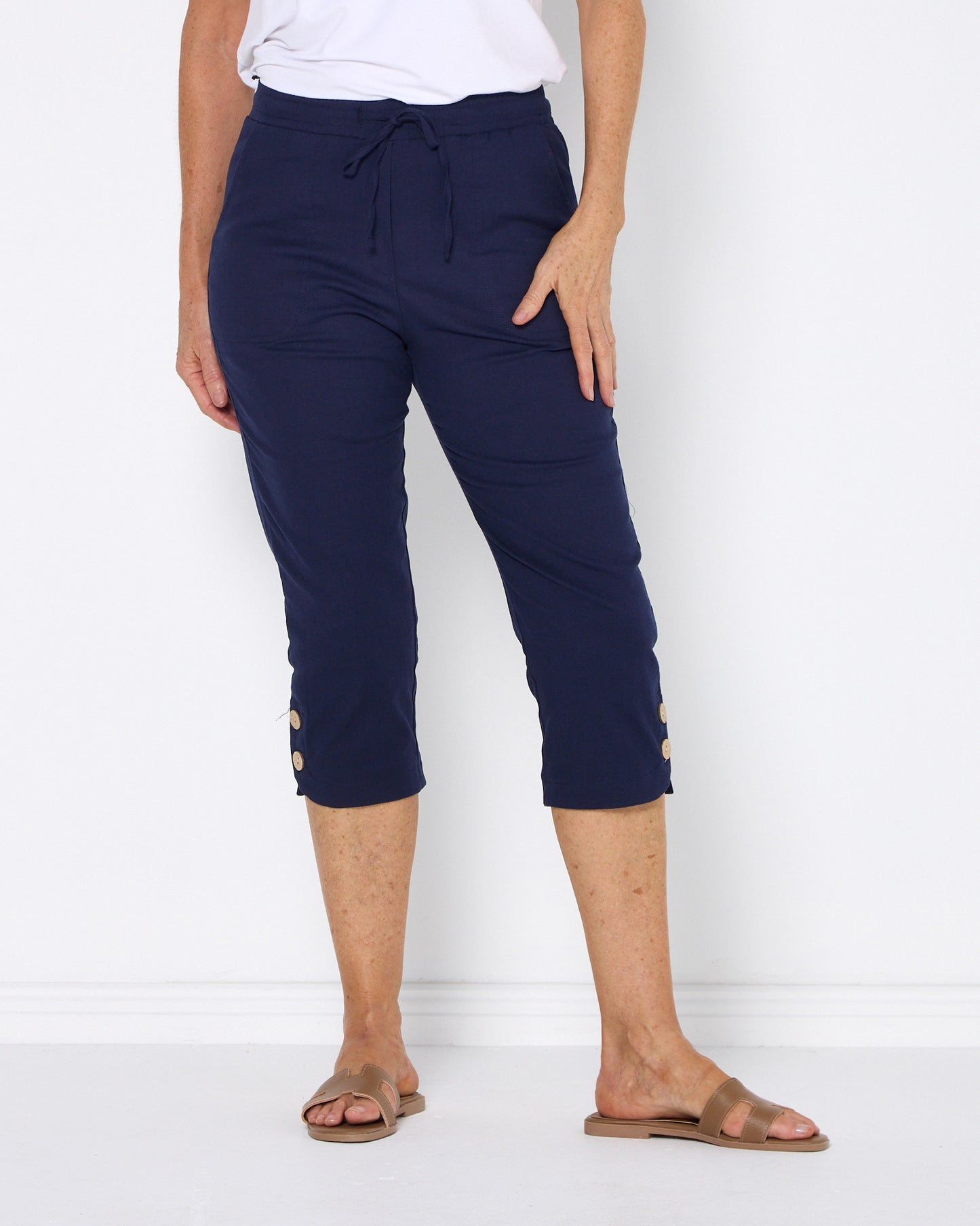 Aeroweave Capri Pant - Navy