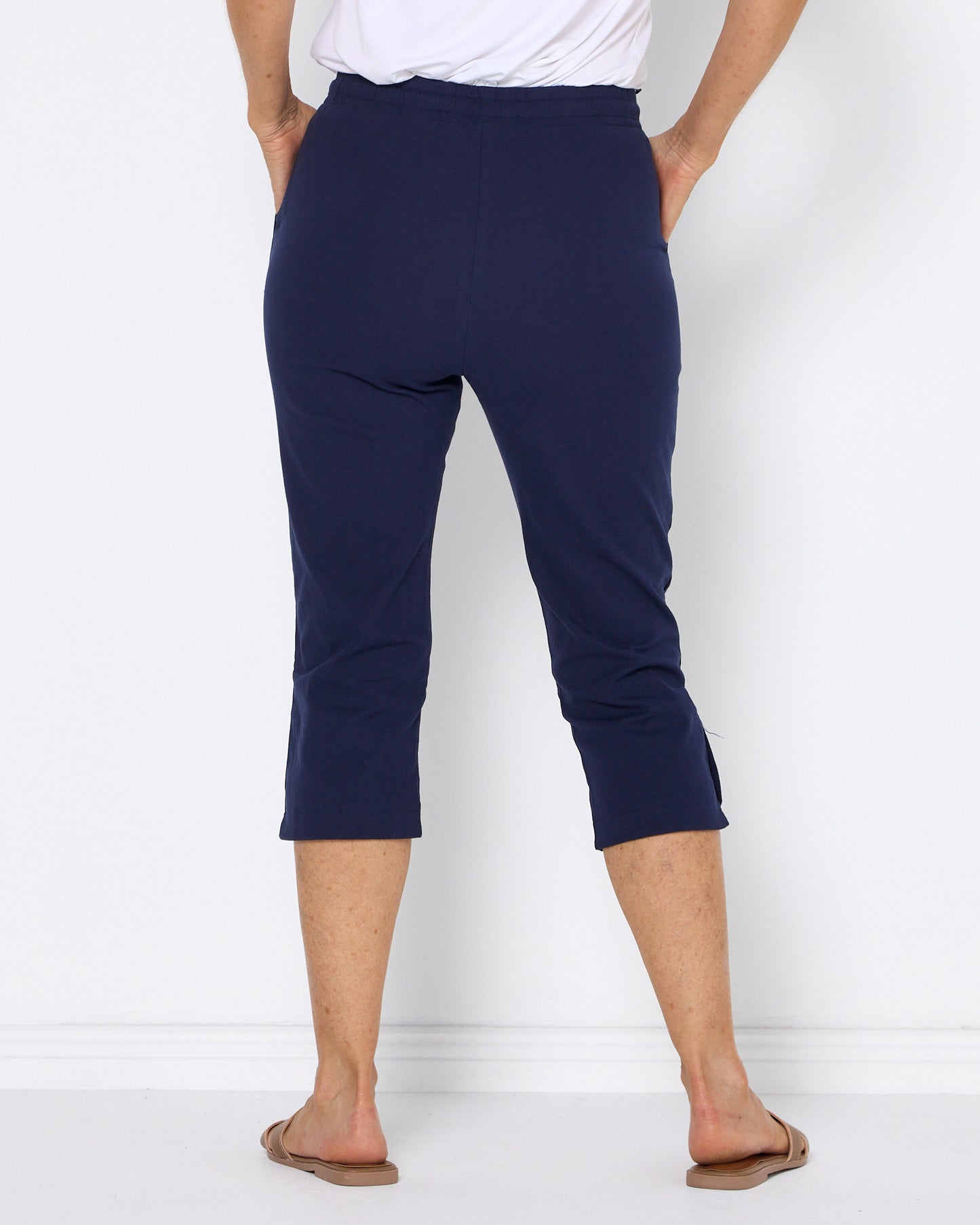 Aeroweave Capri Pant - Navy