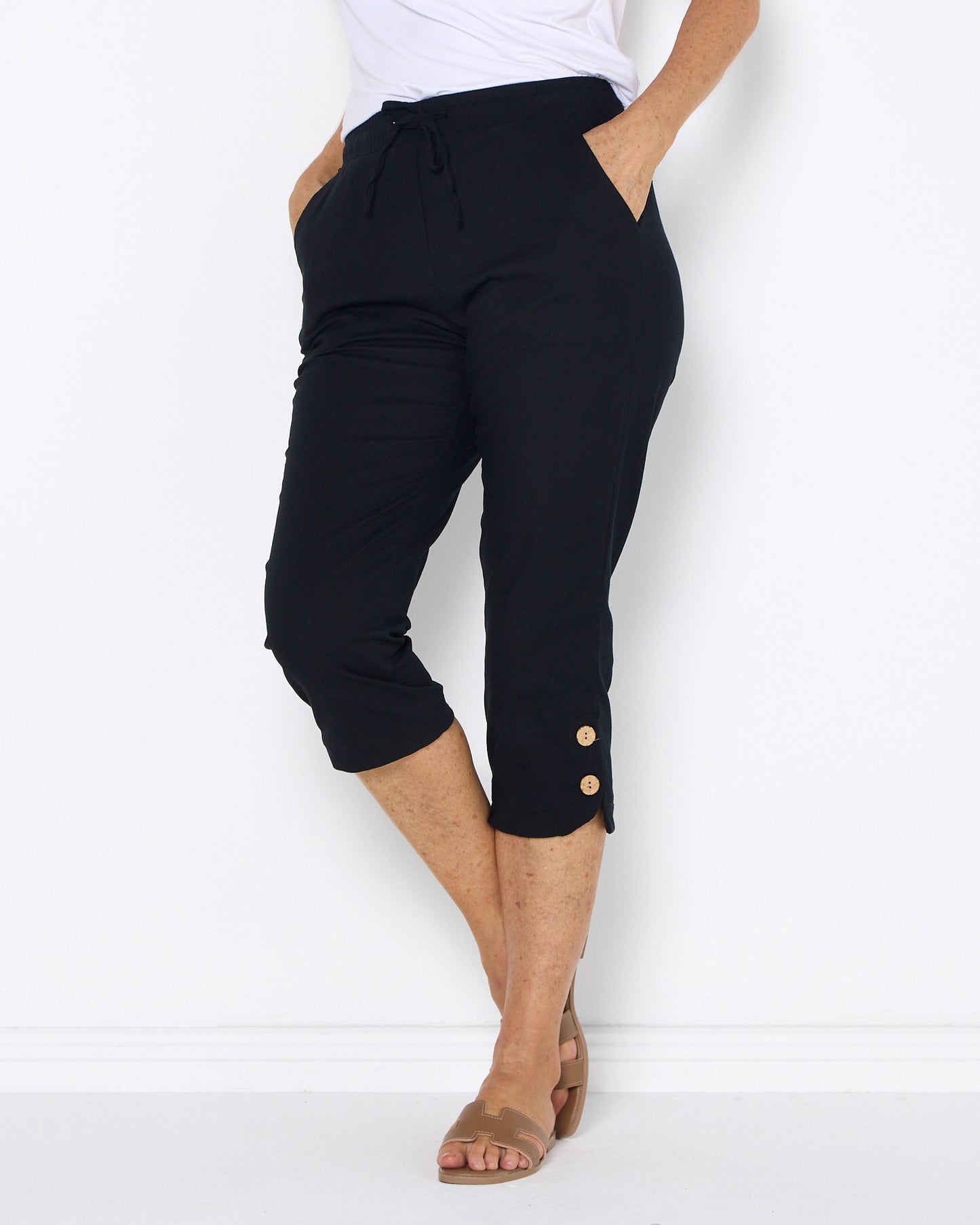 Aeroweave Capri Pant - Black