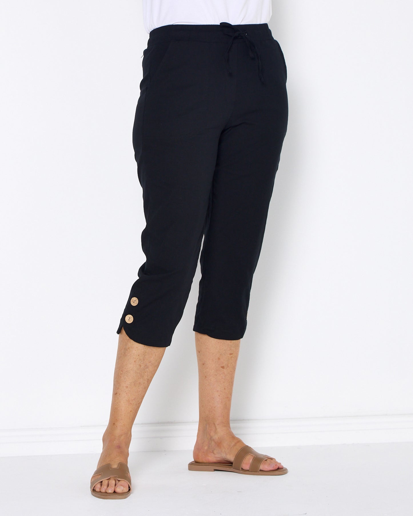 Aeroweave Capri Pant - Black