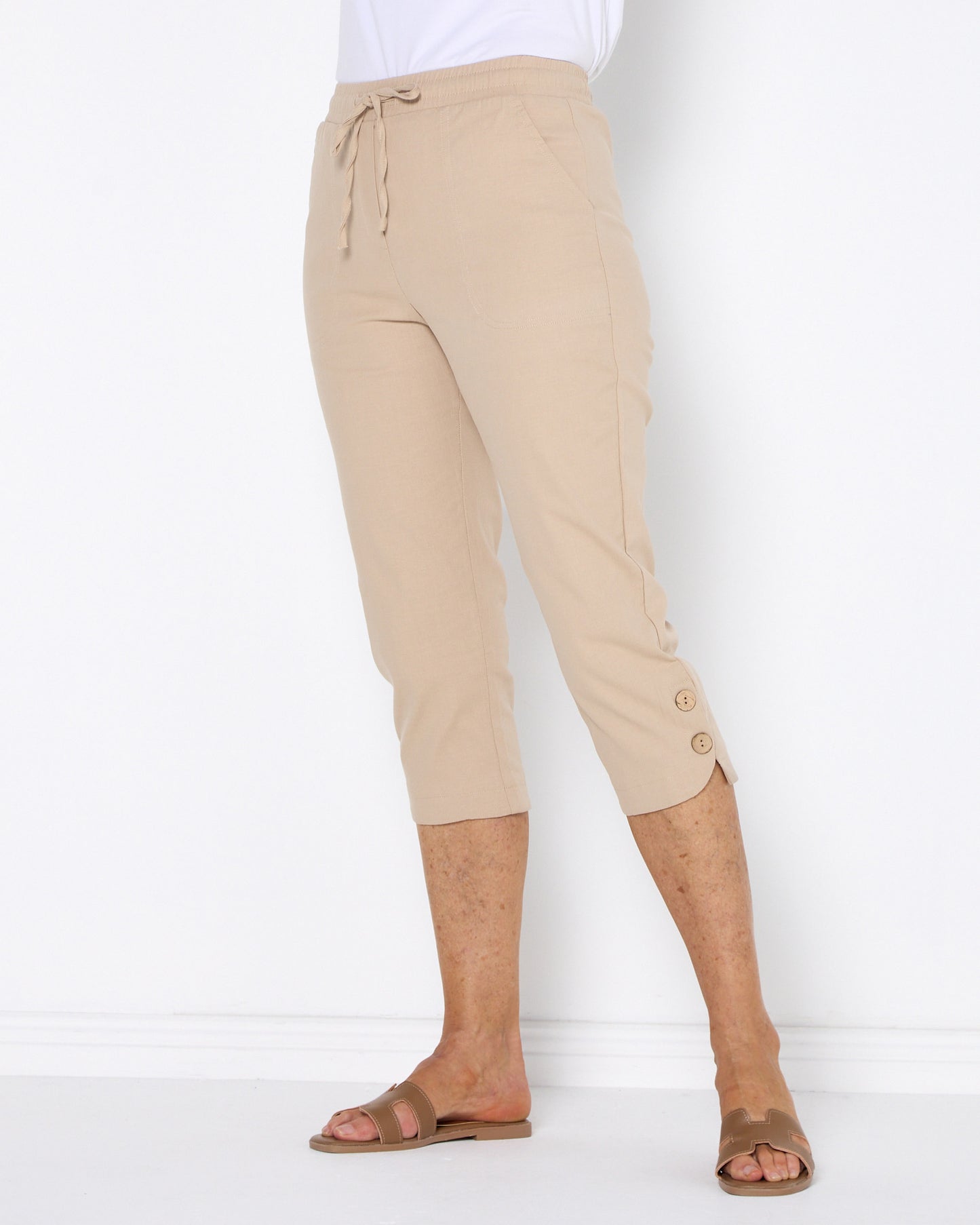 Aeroweave Capri Pant - Stone