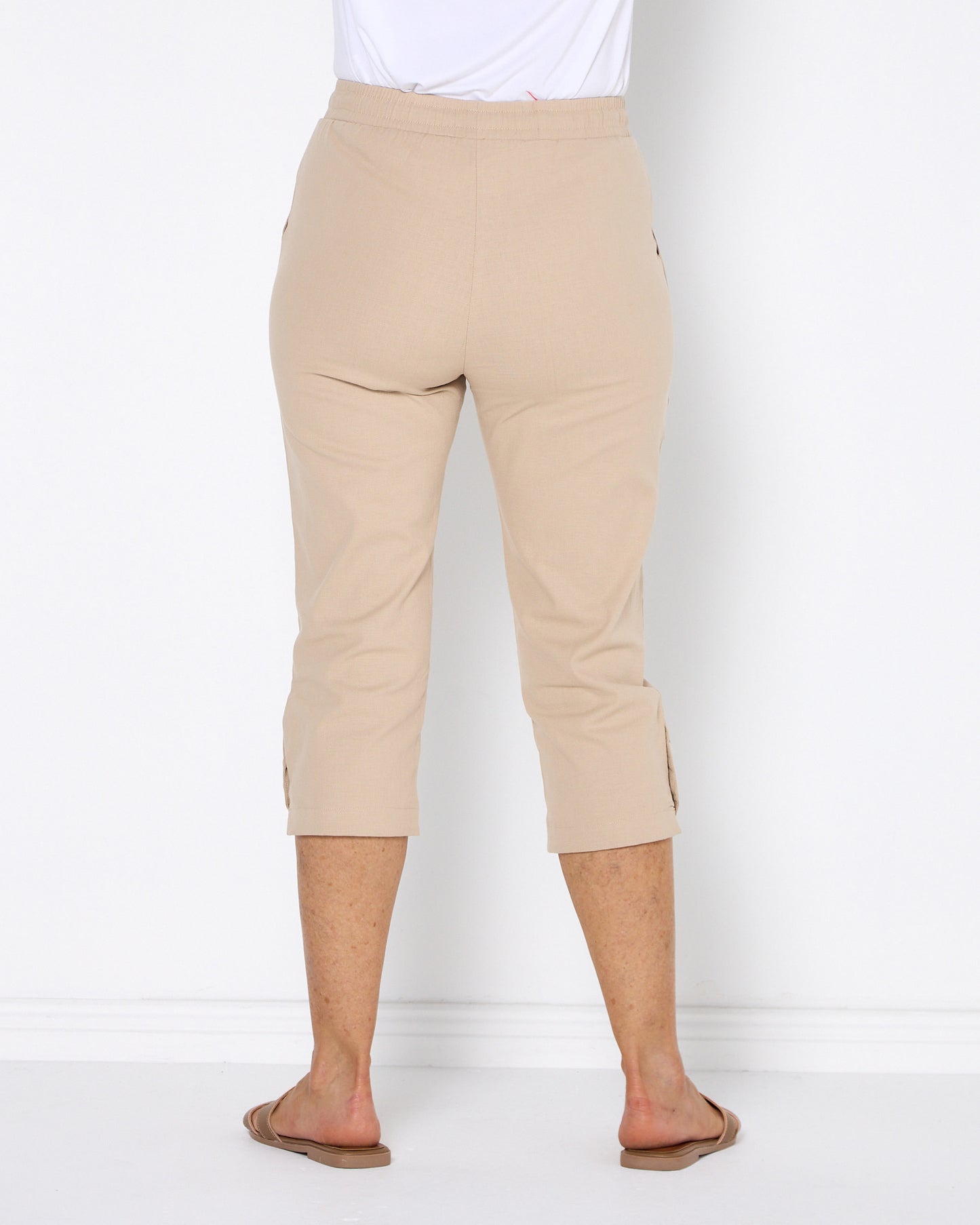 Aeroweave Capri Pant - Stone