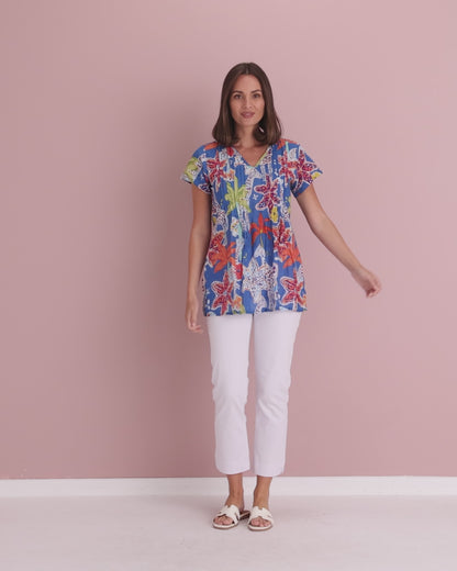 Kayla Cotton Short Sleeve Top - Giraffes Blue