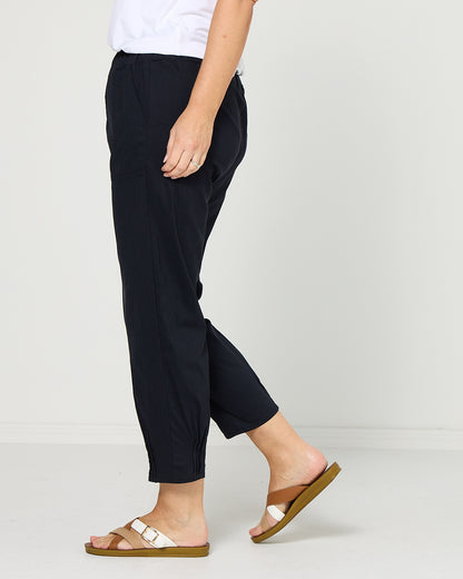 Breeze Lite Tuck Pants - Navy