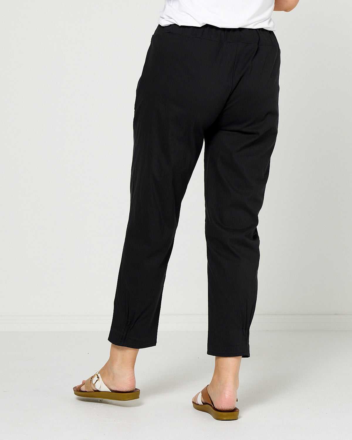 Breeze Lite Tuck Pants - Black