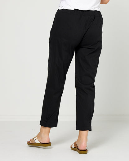 Breeze Lite Tuck Pants - Black