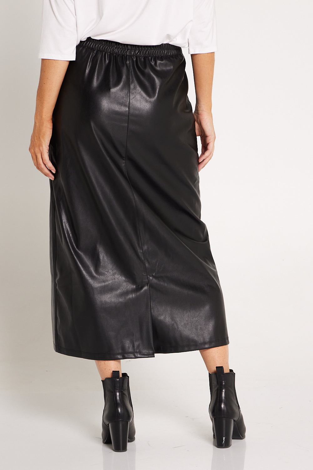 Henner Black Vegan Leather Skirt – Safiyaa London